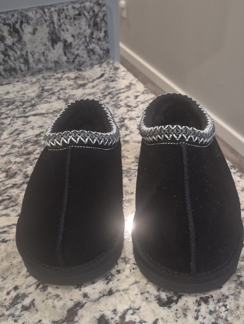 Womens UGG Black Slip-On Cozy Mule Slippers with Contrast Stitching - Picture 2 of 10